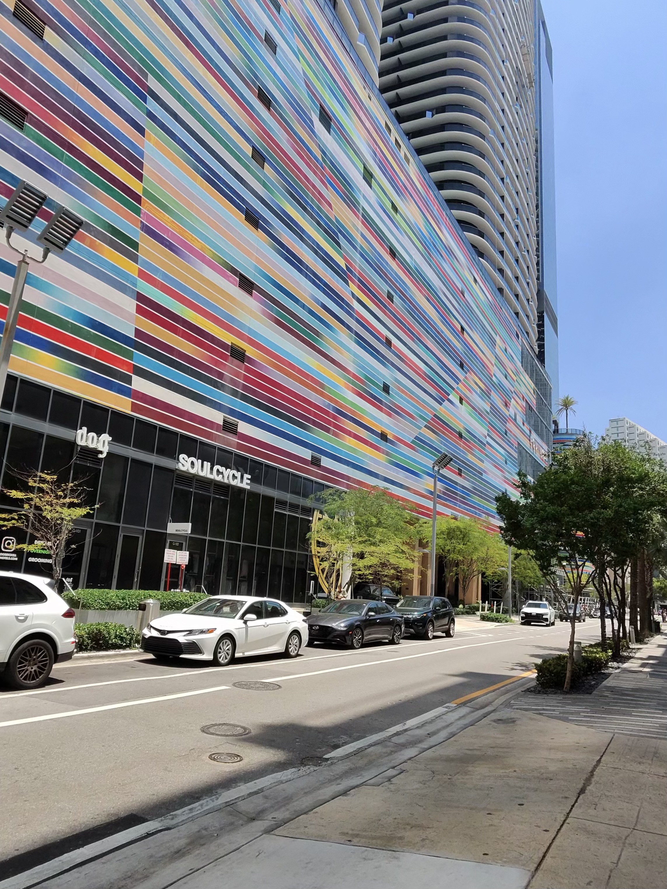 Ray-Ban Meta retail presence at Brickell — 15,000+ stores globally
